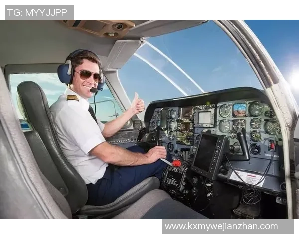 足球员围脖的时尚潮流与实用功能探讨及其在球场外的影响